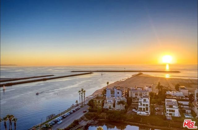 129 Channel Pointe Mall, Marina Del Rey, CA 90292