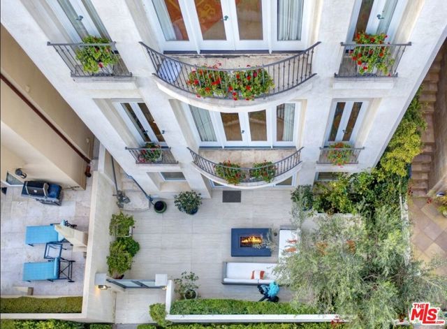 129 Channel Pointe Mall, Marina Del Rey, CA 90292