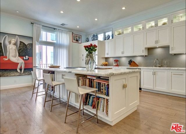 129 Channel Pointe Mall, Marina Del Rey, CA 90292