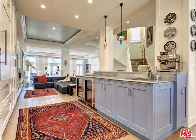 129 Channel Pointe Mall, Marina Del Rey, CA 90292