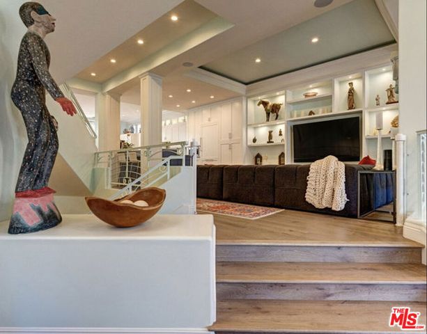 129 Channel Pointe Mall, Marina Del Rey, CA 90292