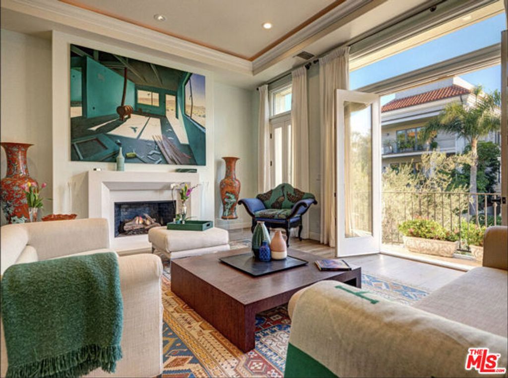 129 Channel Pointe Mall, Marina Del Rey, CA 90292