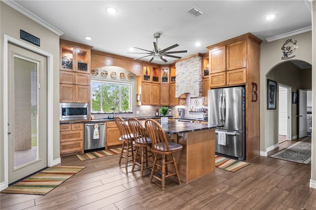 318 House Ave, Sandia, TX 78383