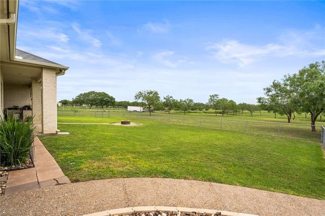 318 House Ave, Sandia, TX 78383