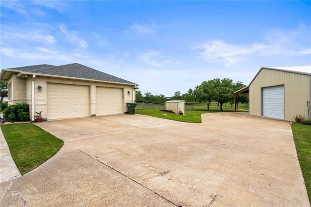 318 House Ave, Sandia, TX 78383
