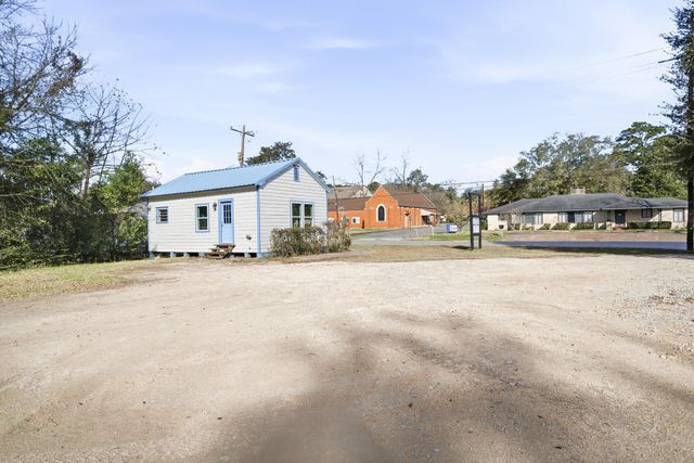 415 W Bluff Street, Woodville, TX 75979