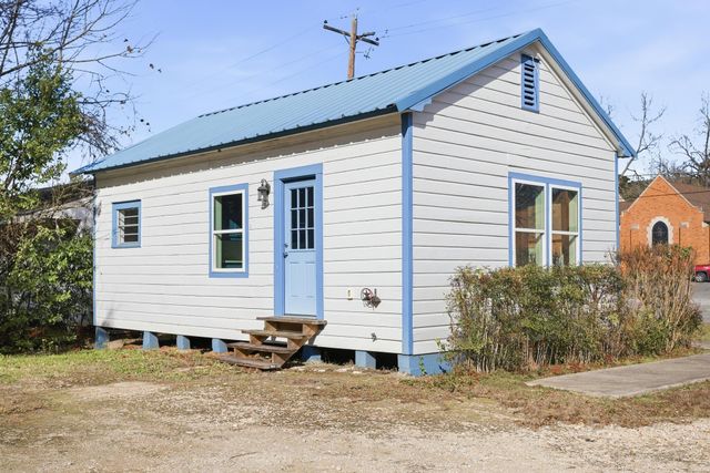 415 W Bluff Street, Woodville, TX 75979