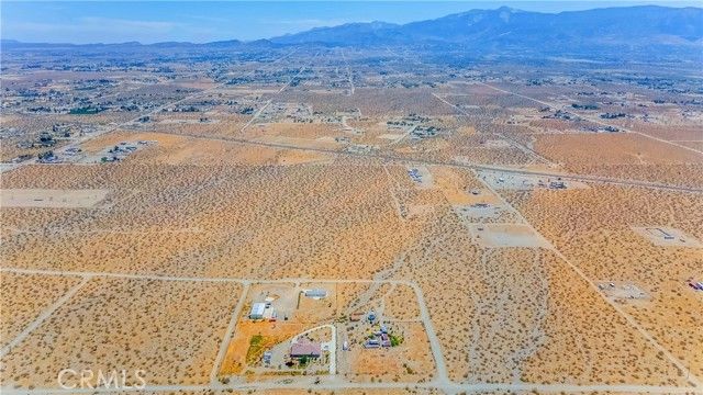 3789 Luna Road, Phelan, CA 92371