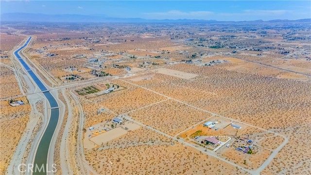 3789 Luna Road, Phelan, CA 92371
