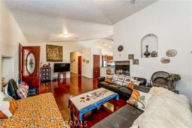 3789 Luna Road, Phelan, CA 92371