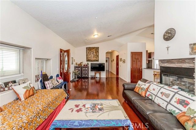 3789 Luna Road, Phelan, CA 92371