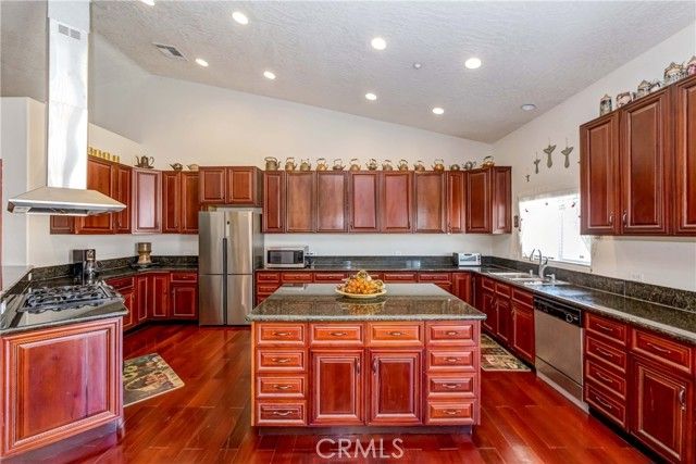 3789 Luna Road, Phelan, CA 92371