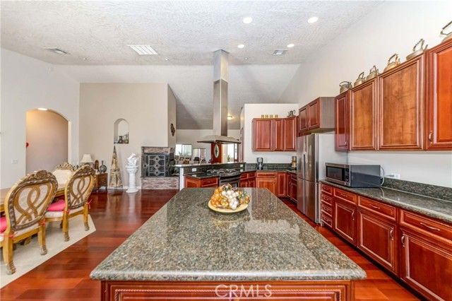 3789 Luna Road, Phelan, CA 92371