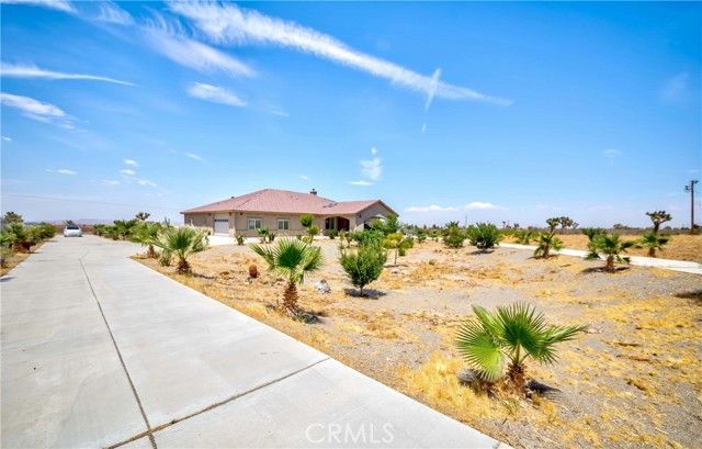 3789 Luna Road, Phelan, CA 92371