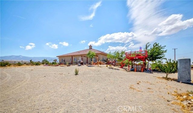 3789 Luna Road, Phelan, CA 92371