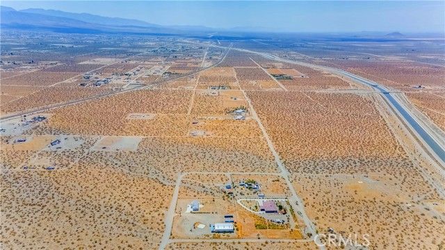 3789 Luna Road, Phelan, CA 92371