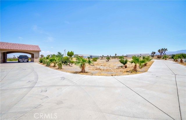 3789 Luna Road, Phelan, CA 92371