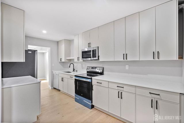 59 Bayberry Drive, Franklin, NJ 08873