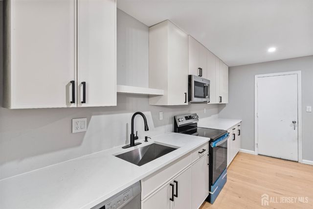 59 Bayberry Drive, Franklin, NJ 08873