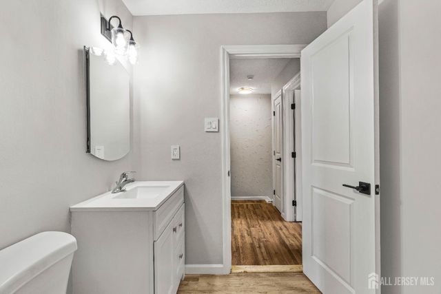 59 Bayberry Drive, Franklin, NJ 08873