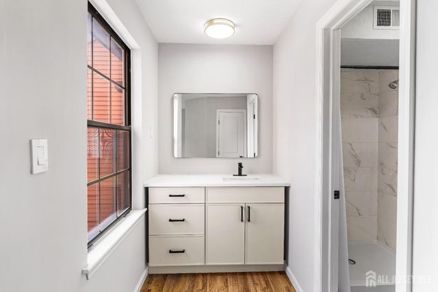 59 Bayberry Drive, Franklin, NJ 08873