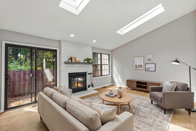 59 Bayberry Drive, Franklin, NJ 08873