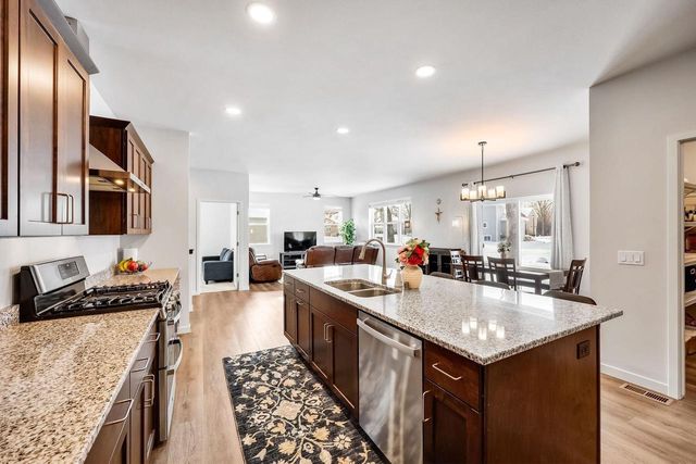 1182 O'Keeffe Avenue, Sun Prairie, WI 53590