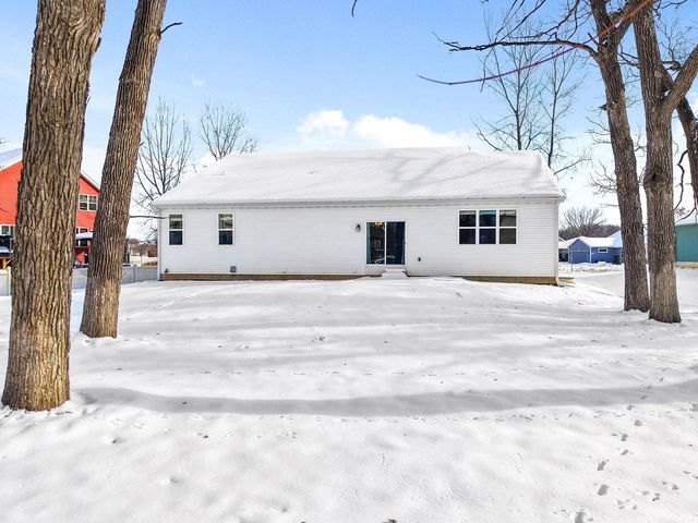 1182 O'Keeffe Avenue, Sun Prairie, WI 53590
