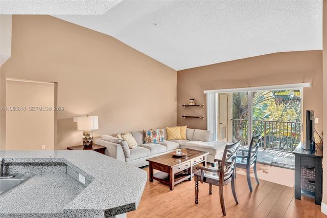 771 N Pine Island Rd 303, Plantation, FL 33324