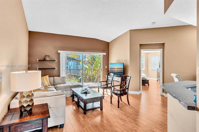 771 N Pine Island Rd 303, Plantation, FL 33324