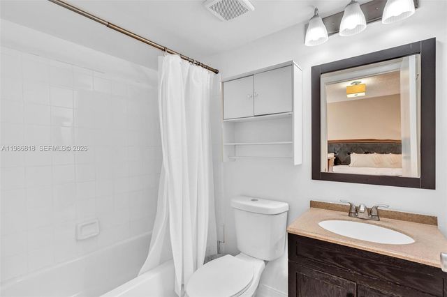 771 N Pine Island Rd 303, Plantation, FL 33324