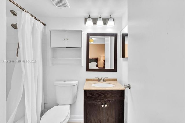 771 N Pine Island Rd 303, Plantation, FL 33324