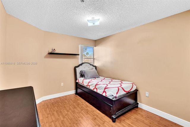 771 N Pine Island Rd 303, Plantation, FL 33324