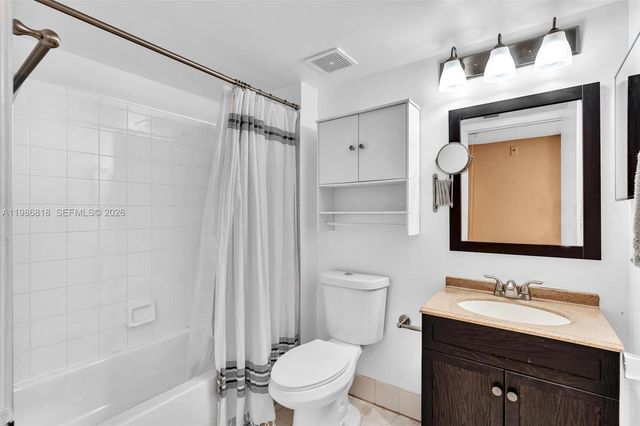 771 N Pine Island Rd 303, Plantation, FL 33324