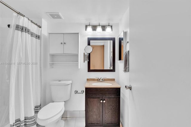 771 N Pine Island Rd 303, Plantation, FL 33324