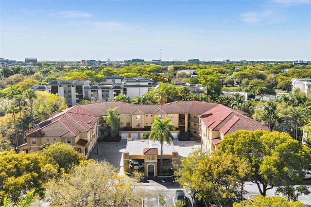 771 N Pine Island Rd 303, Plantation, FL 33324