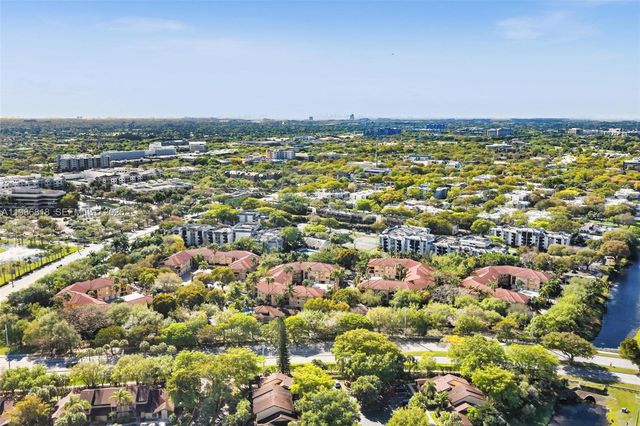 771 N Pine Island Rd 303, Plantation, FL 33324