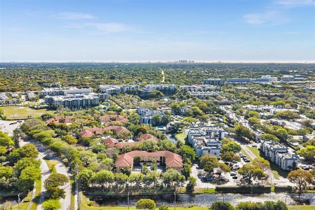 771 N Pine Island Rd 303, Plantation, FL 33324