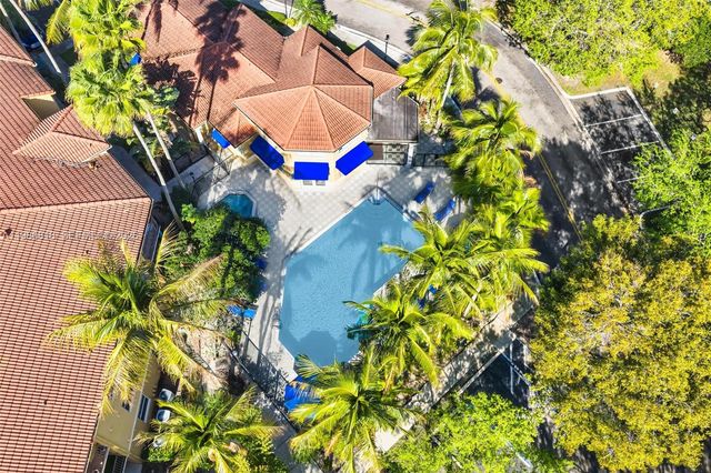 771 N Pine Island Rd 303, Plantation, FL 33324