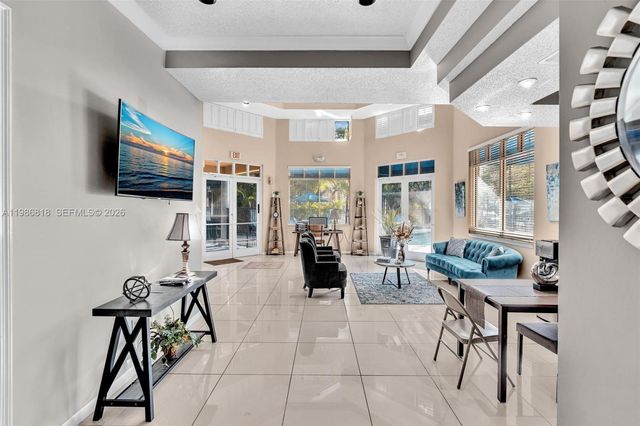 771 N Pine Island Rd 303, Plantation, FL 33324