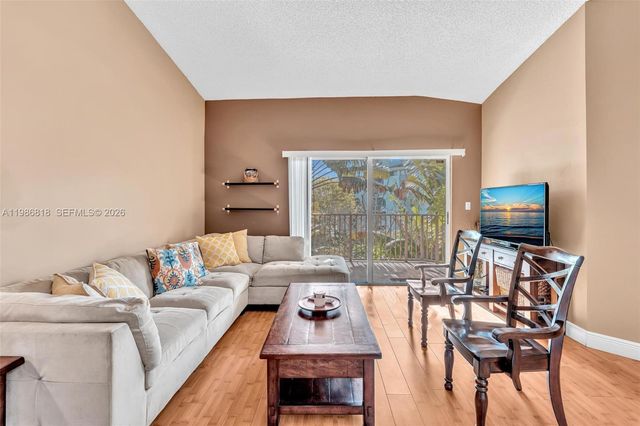 771 N Pine Island Rd 303, Plantation, FL 33324