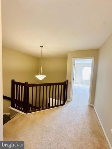 109 CARDINAL LN, Hummelstown, PA 17036