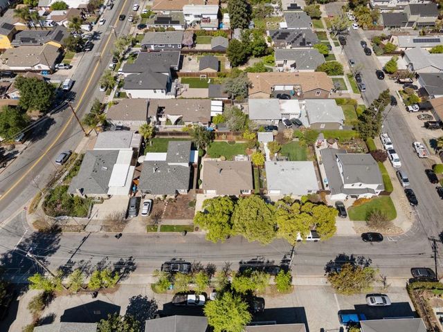 1621 Silver Avenue, Redwood City, CA 94061