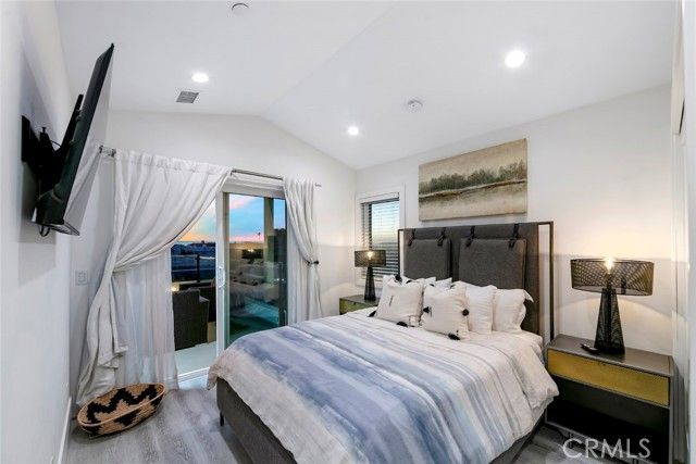 417 E Bay, Newport Beach, CA 92661