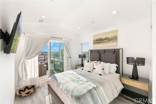 417 E Bay, Newport Beach, CA 92661