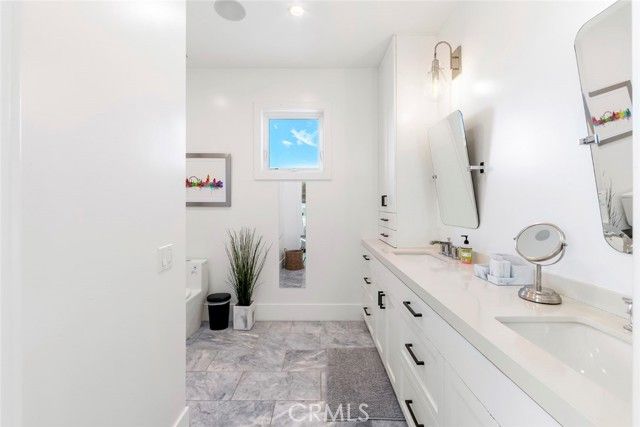 417 E Bay, Newport Beach, CA 92661