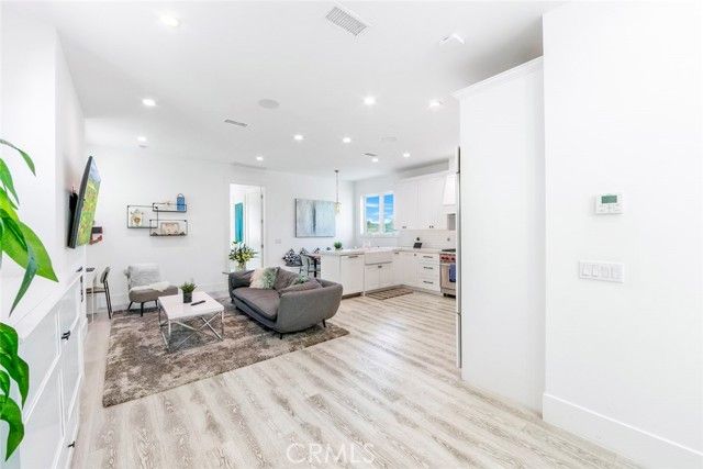 417 E Bay, Newport Beach, CA 92661