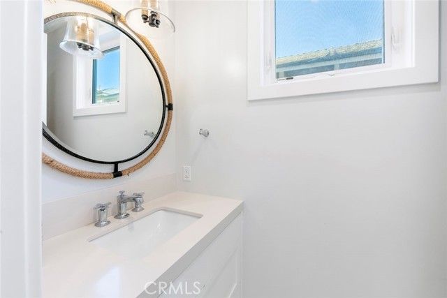 417 E Bay, Newport Beach, CA 92661