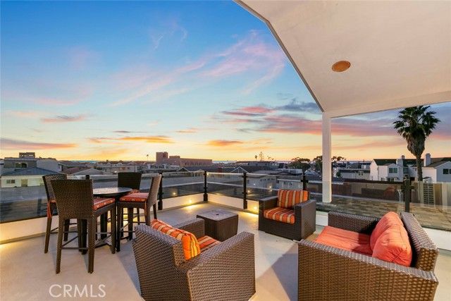 417 E Bay, Newport Beach, CA 92661