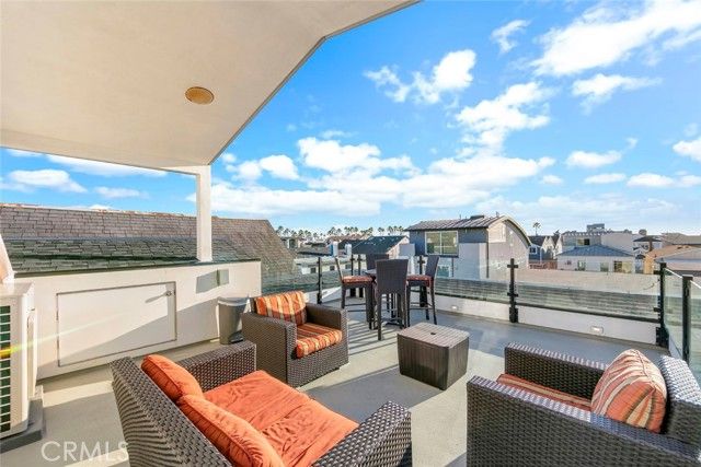 417 E Bay, Newport Beach, CA 92661